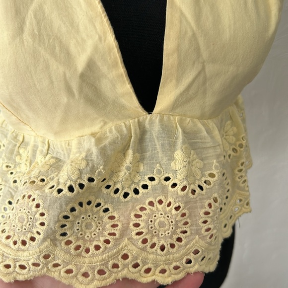 Yellow lace stretchy adjustable halter neck crop top - Picture 2 of 3